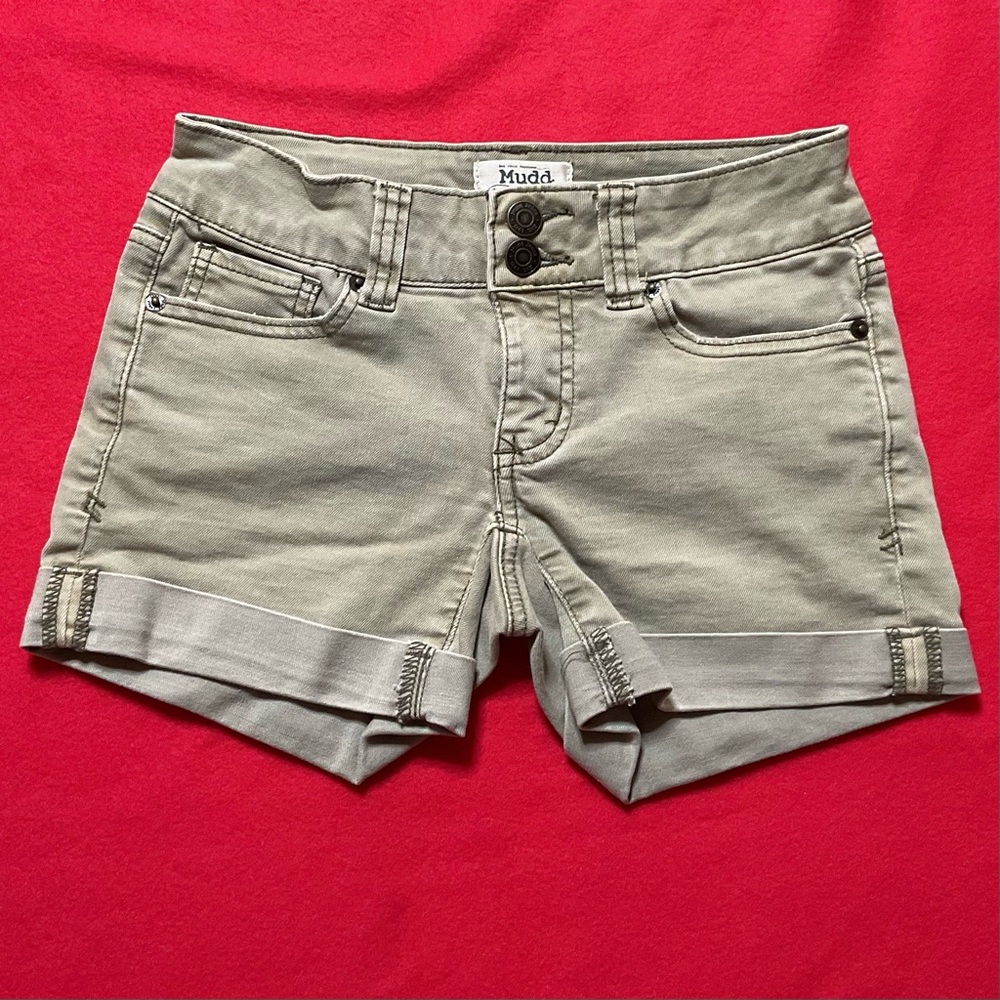 Mudd Green FLX Stretch Cuffed Shorts - Juniors 0 - EUC